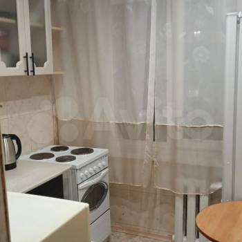 Продается Многокомнатная квартира, 61 м²