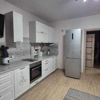 Продается 1-комнатная квартира, 47 м²