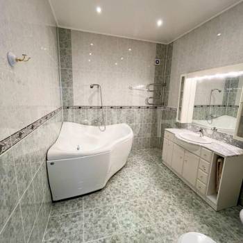 Продается 2-х комнатная квартира, 71 м²