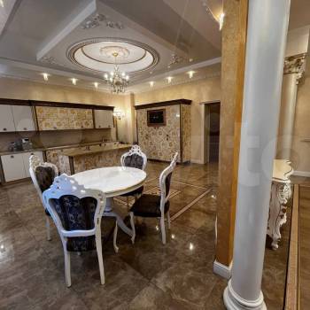 Продается Многокомнатная квартира, 205,3 м²