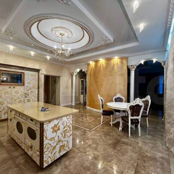 Продается Многокомнатная квартира, 205,3 м²