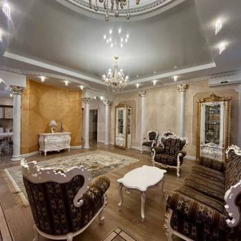 Продается Многокомнатная квартира, 205,3 м²