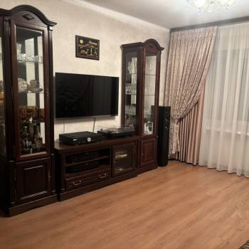 Продается Многокомнатная квартира, 73,5 м²