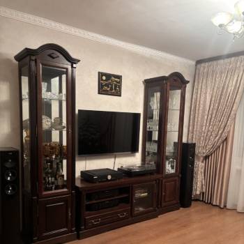 Продается Многокомнатная квартира, 73,5 м²