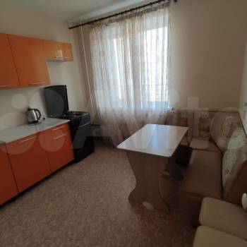 Сдается 1-комнатная квартира, 39 м²