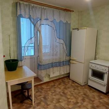 Сдается 1-комнатная квартира, 38 м²