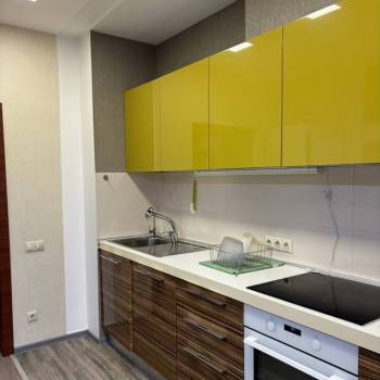 Сдается 2-х комнатная квартира, 85 м²