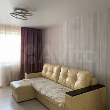 Продается 1-комнатная квартира, 55 м²