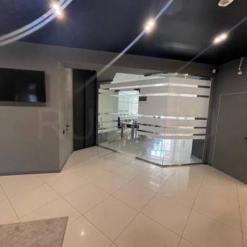 Сдается Нежилое помещение, 238 м²