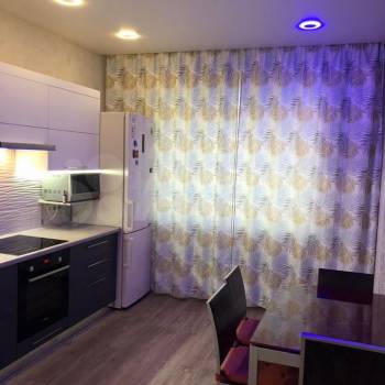 Продается Многокомнатная квартира, 140 м²