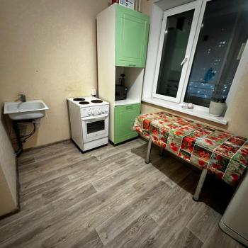 Сдается 1-комнатная квартира, 39 м²