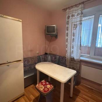 Сдается 1-комнатная квартира, 49 м²