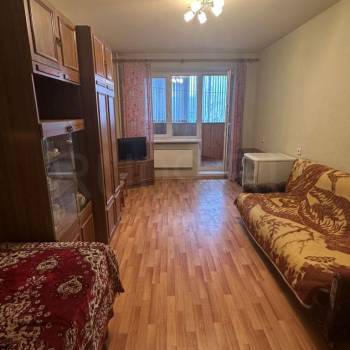 Сдается 1-комнатная квартира, 49 м²