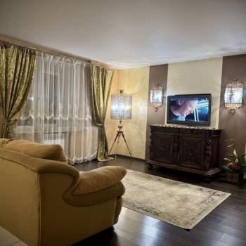 Сдается 2-х комнатная квартира, 74 м²