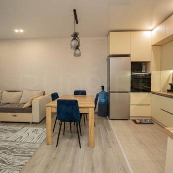 Продается 2-х комнатная квартира, 58 м²