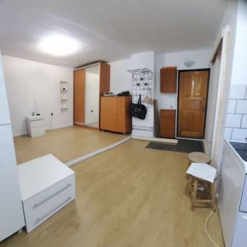 Продается 1-комнатная квартира, 24,7 м²