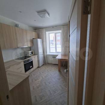 Продается 1-комнатная квартира, 41 м²