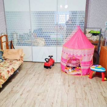 Продается 1-комнатная квартира, 42 м²