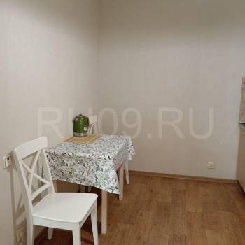 Продается 1-комнатная квартира, 48 м²