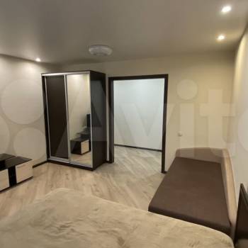 Продается 1-комнатная квартира, 38 м²