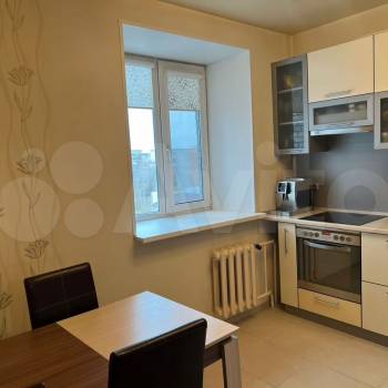 Продается Многокомнатная квартира, 102,2 м²