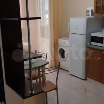 Продается 1-комнатная квартира, 37 м²