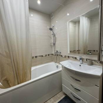 Сдается 2-х комнатная квартира, 63,2 м²