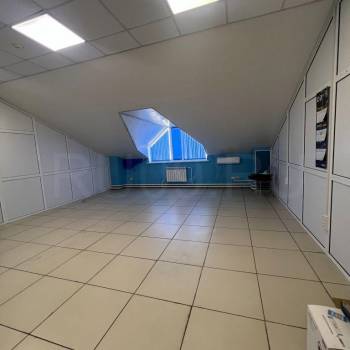 Сдается Нежилое помещение, 300 м²