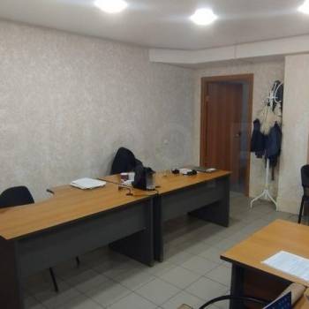 Сдается Нежилое помещение, 180 м²