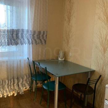 Сдается Многокомнатная квартира, 60 м²