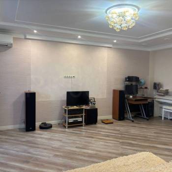 Продается Многокомнатная квартира, 153 м²