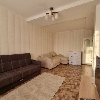 Продается 1-комнатная квартира, 42,1 м²