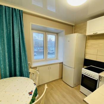 Сдается Многокомнатная квартира, 60 м²