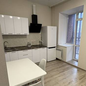 Сдается 1-комнатная квартира, 38 м²
