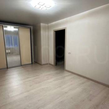Продается 1-комнатная квартира, 37 м²