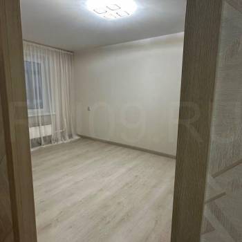 Продается 1-комнатная квартира, 37 м²