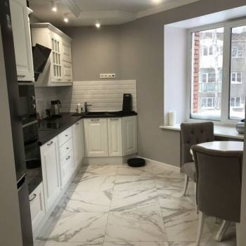 Продается 1-комнатная квартира, 42 м²