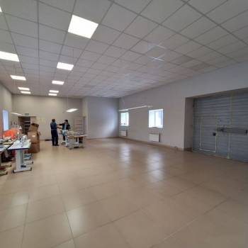 Сдается Нежилое помещение, 600 м²
