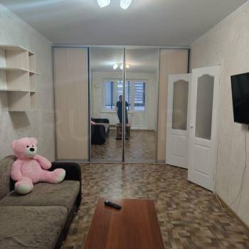 Сдается 1-комнатная квартира, 35 м²