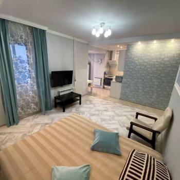 Продается 1-комнатная квартира, 35 м²