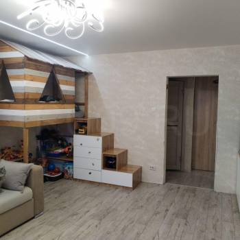 Продается 1-комнатная квартира, 49 м²
