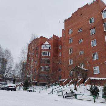 Продается 1-комнатная квартира, 49 м²