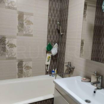 Продается 1-комнатная квартира, 49 м²