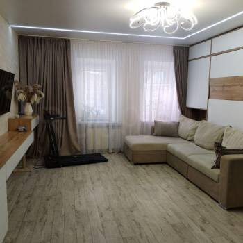 Продается 1-комнатная квартира, 49 м²
