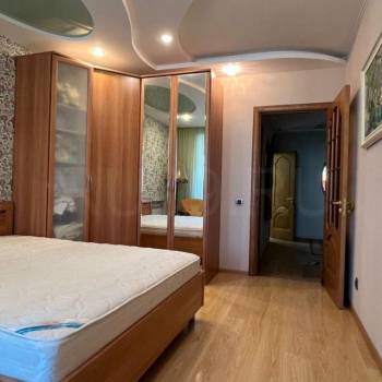 Продается Многокомнатная квартира, 119 м²