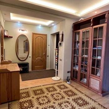 Продается Многокомнатная квартира, 119 м²