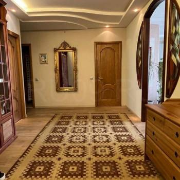 Продается Многокомнатная квартира, 119 м²