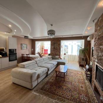 Продается Многокомнатная квартира, 119 м²