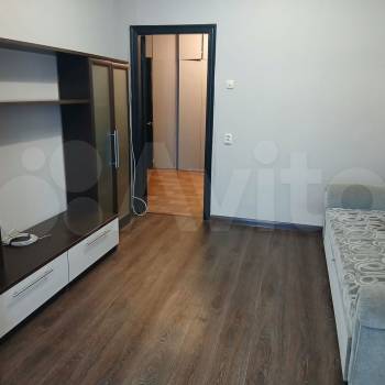 Сдается 1-комнатная квартира, 56 м²