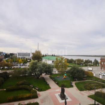 Продается 1-комнатная квартира, 51,5 м²